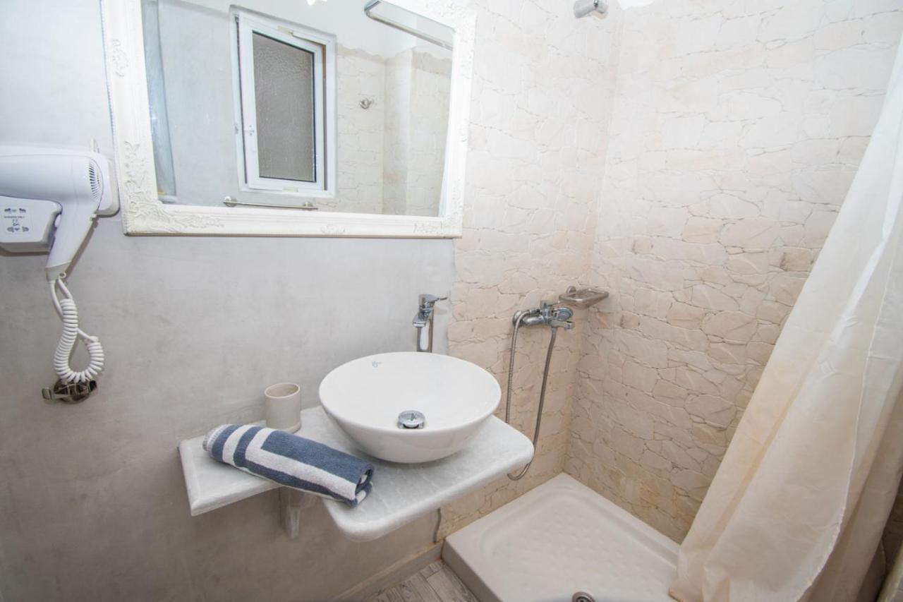 Alexandros Aparthotel Poros Town Екстериор снимка