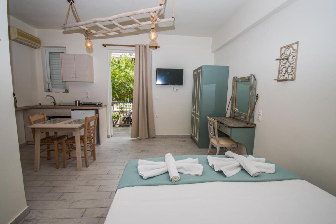 Alexandros Aparthotel Poros Town Екстериор снимка
