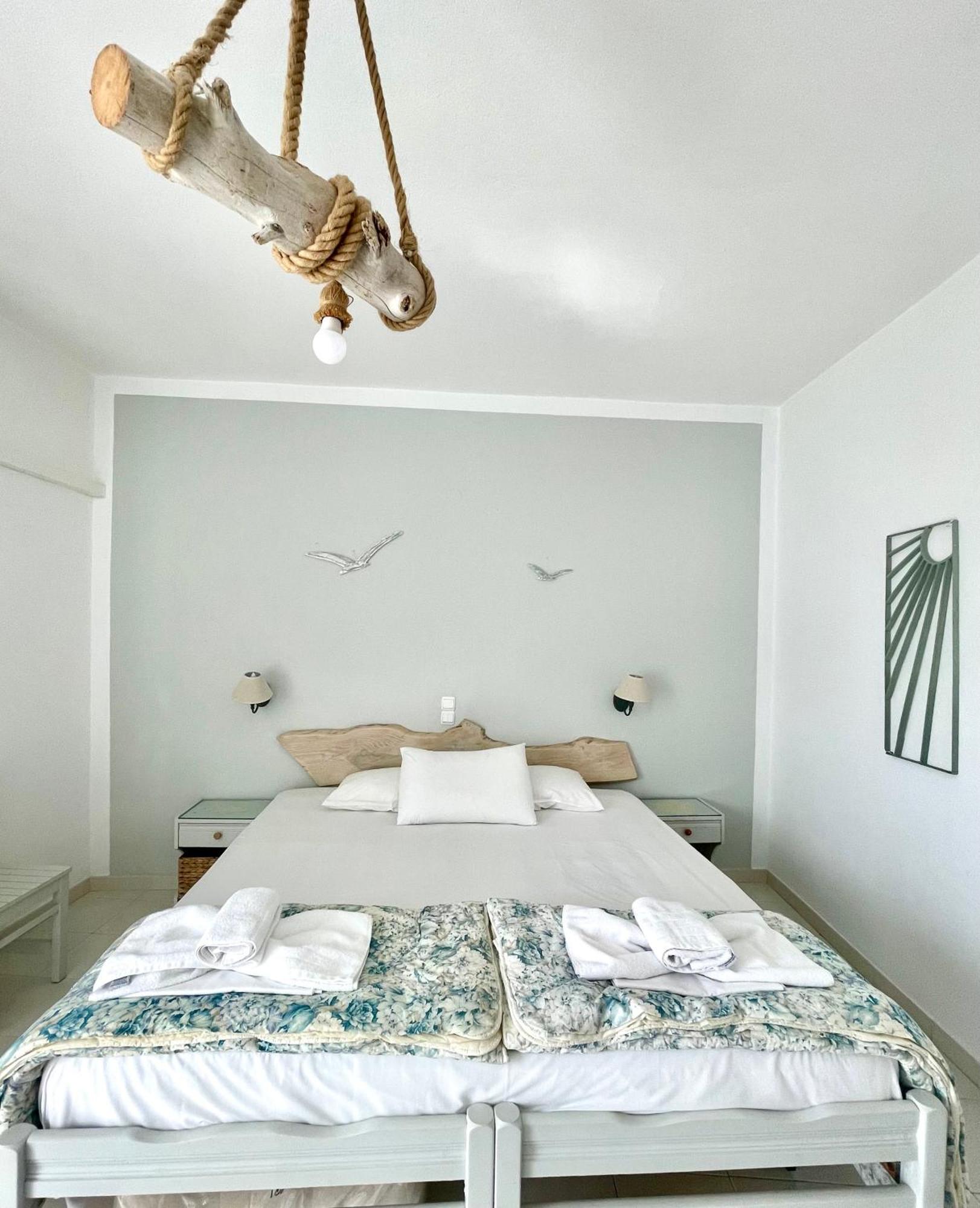 Alexandros Aparthotel Poros Town Екстериор снимка